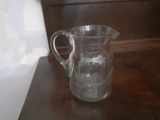 ✅?Bella caraffa d'epoca in vetro ricamato da collezione e vetrina