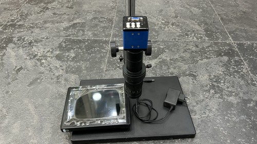 Microscopio industriale con