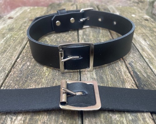 Collana girocollo con fibbia