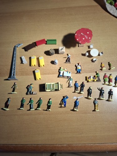 Lotto personaggi accessori - lotto,