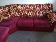 Divano angolare da interno in tessuto rosso e giallo