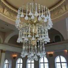 grande lampadario a cascata