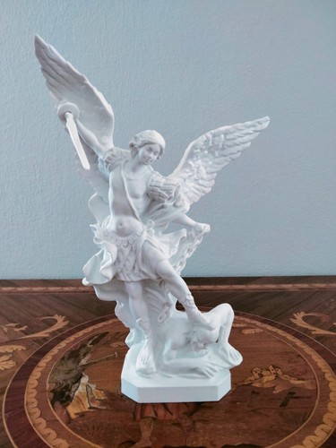 Statua san michele - statua,