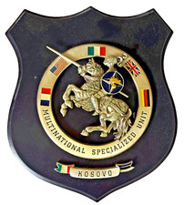 CREST IN LEGNO E METALLO