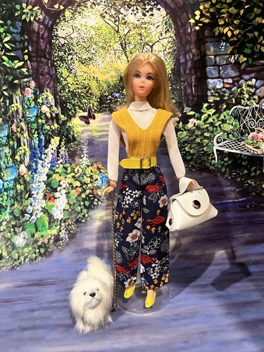 Vintage mod blonde flip - blonde, barbie
