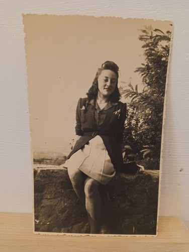 Ragazza vestita alla moda - vestita, anni