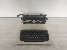 Macchina da scrivere Olivetti