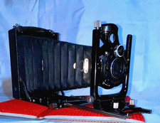 Antica macchina fotografica a