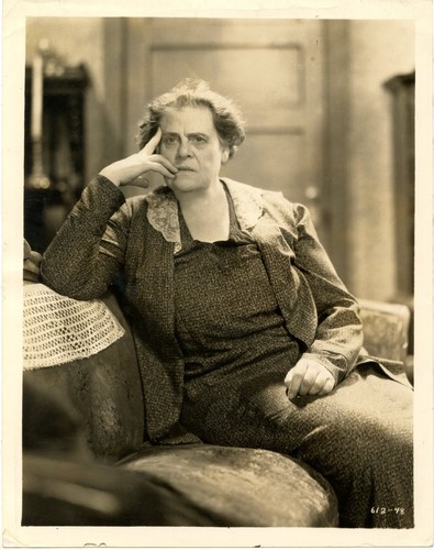 Marie dressler sdraiata una - dressler, su