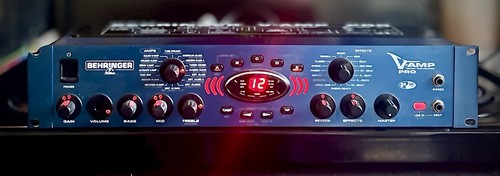 Behringer amp pro - behringer, v-amp
