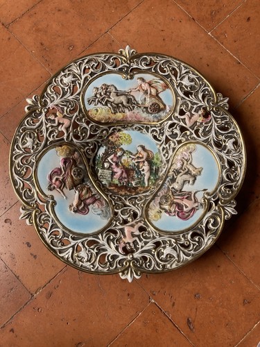 Piatto capodimonte italy circa - capodimonte,
