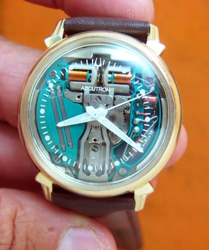 214 accutron spaceview 10kt