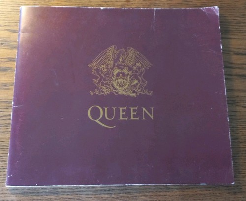 Queen box tricks - -,