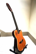 Chitarra classica amplificata