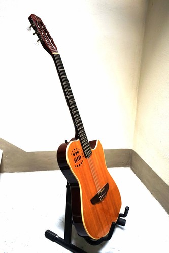 Chitarra classica amplificata