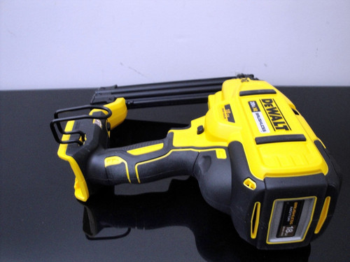 Chiodatrice senza fili dewalt - chiodatrice,