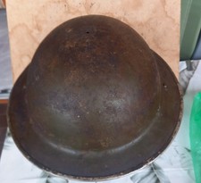 Guscio di Elmetto Inglese Mk.2, Colore, Sembra Verde. Nell'interno un numero.