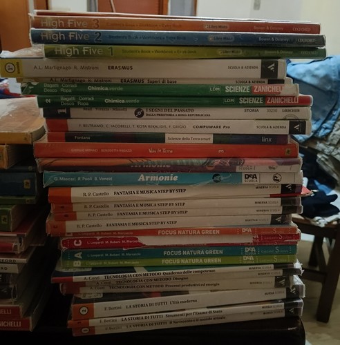 Vendo libri scuole - vendo, e