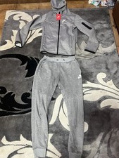 tuta Nike Tech Nuova Con
