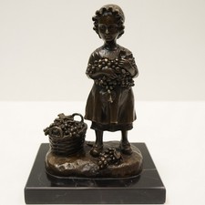 Statua Uva figlio vendemmia Stile Art Deco Stile Art Nouveau Bronzo massiccio