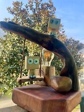 Lampada da tavolo Altalena DRIFTWOOD LOVE legno coppia robot cuore GNOMOWOOD