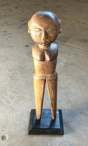 Antico legno donna - di, piedi