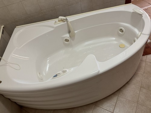 Jacuzzi idromassaggio - jacuzzi,