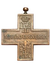 MEDAGLIA 1955 - ITALIA - VITTORIO EMANUELE III - MERITO DI GUERRA GVERRA -