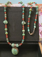 Collana con ciondolo perle intagliate turchese e corallo 925 nativi americani vintage