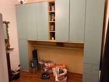 camera da letto compresi armadi e cassetti di legno originale 