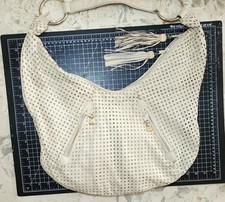 Borsa hobo in pelle traforata