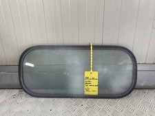 VETRO FISSO POSTERIORE CABINA PER NISSAN Cabstar 2° Serie (02>06)