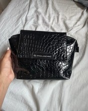Pochette Piquadro effetto coccodrillo nera
