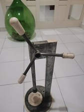 Tappatrice Macchina A Tappare Per Tappi A Corona In Alluminio Usata Funzionante