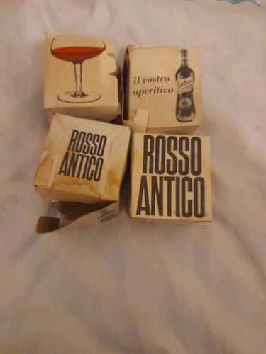 Bicchieri rosso antico con - rosso,