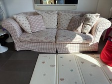 divano e poltrona coordinati