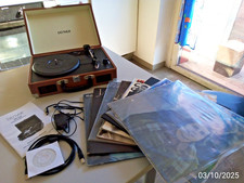 LOTTO  13 LP VINTAGE + GIRADISCHI A VALIGETTA CON USCITA USB DENVER VPL 120