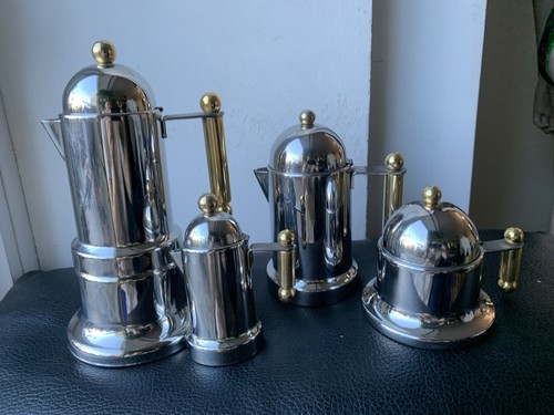 Set caffettiera depositato - ,