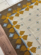 Tappeto floreale tribale kilim