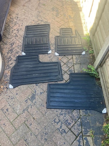 Set tappetini gomma nera - in,