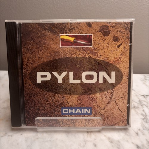 Chain pylon - chain, by