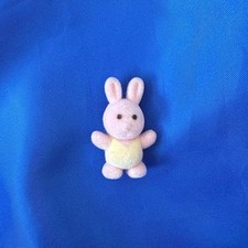 Piccolo coniglio di peluche