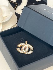 Ciondolo CHANEL con strass