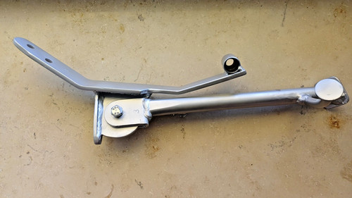 Cavalletto laterale per motore