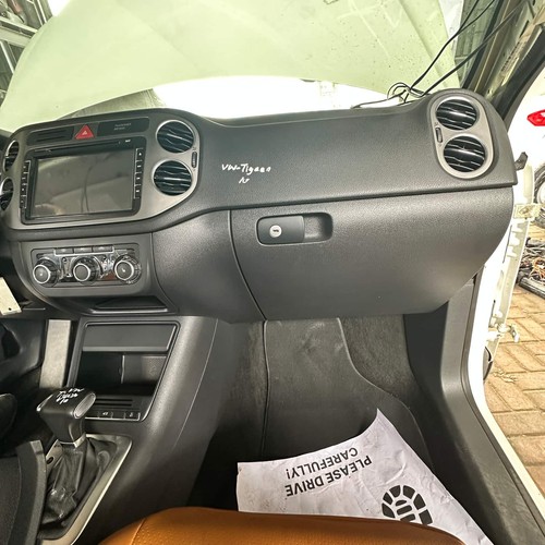 Volkswagen tiguan console - volkswagen,