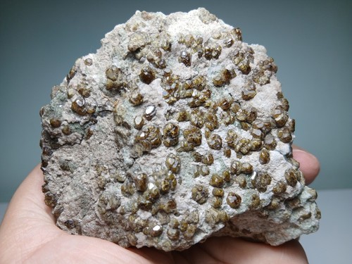 Vesuviana calcite dosso - su, calcite.