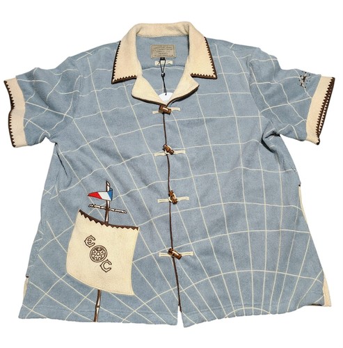 Camicia nuova con etichette