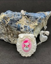 Collana con ciondolo barocco sposa Hello Kitty Tarina Tarantino x fuori produzione