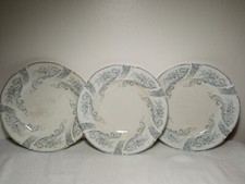 Set di N° 3 piatti rotondi Saint Cloud de Longwy di fine XIX° secolo