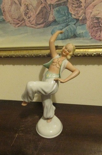 Antica statuina porcellana